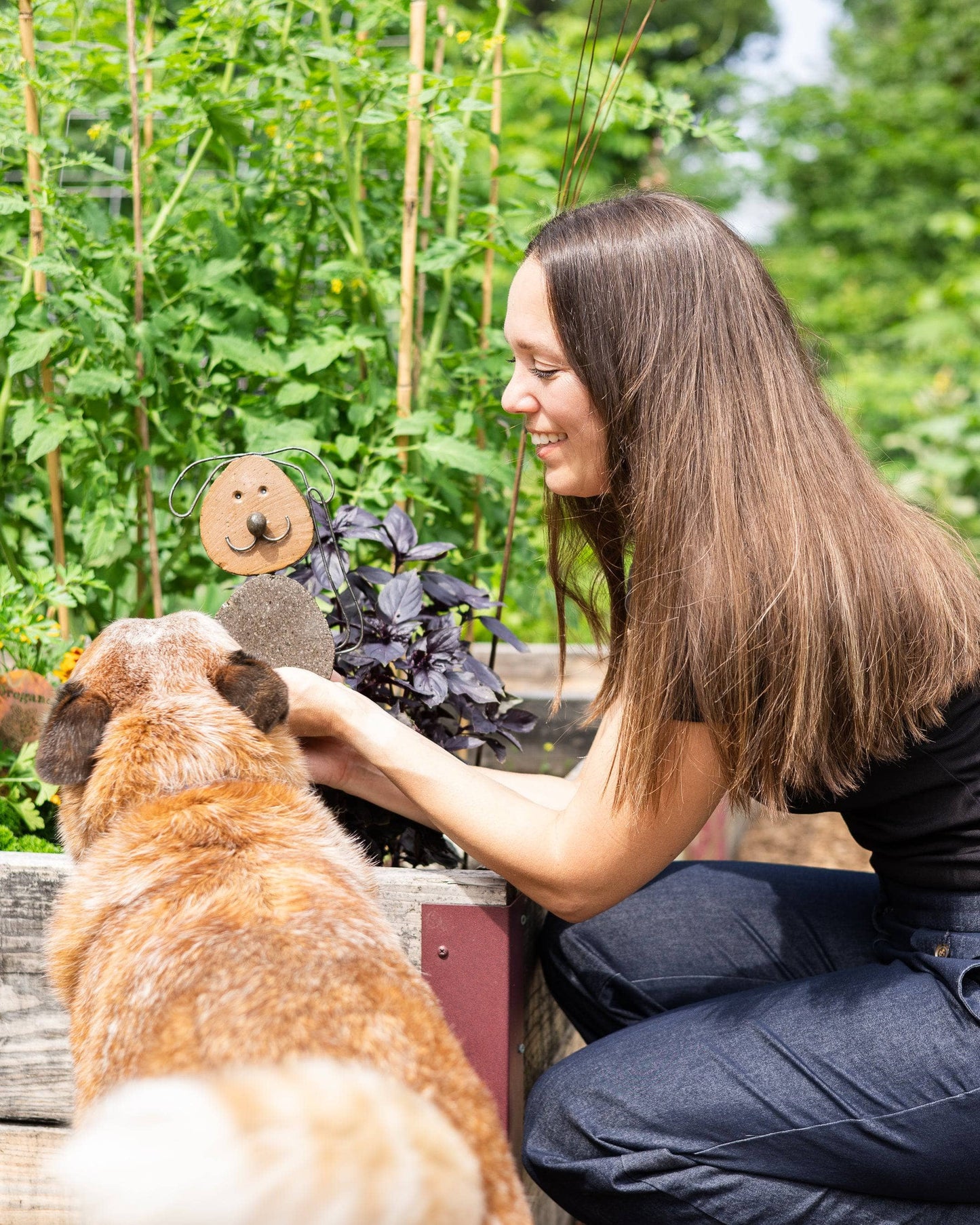 Happy Gardens - Dog River Stone Garden Statue