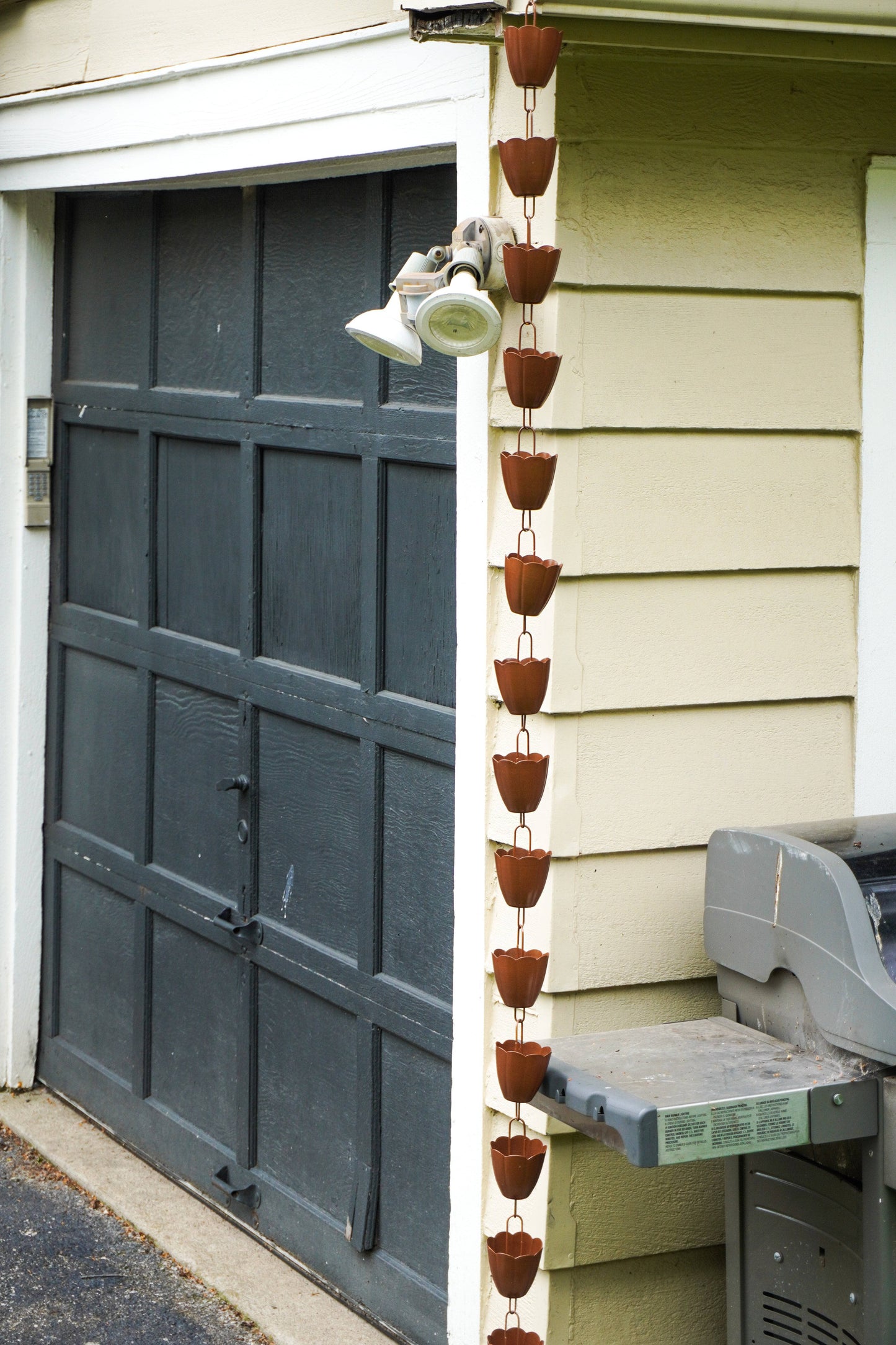 Happy Gardens - Scallop Cup Rain Chain