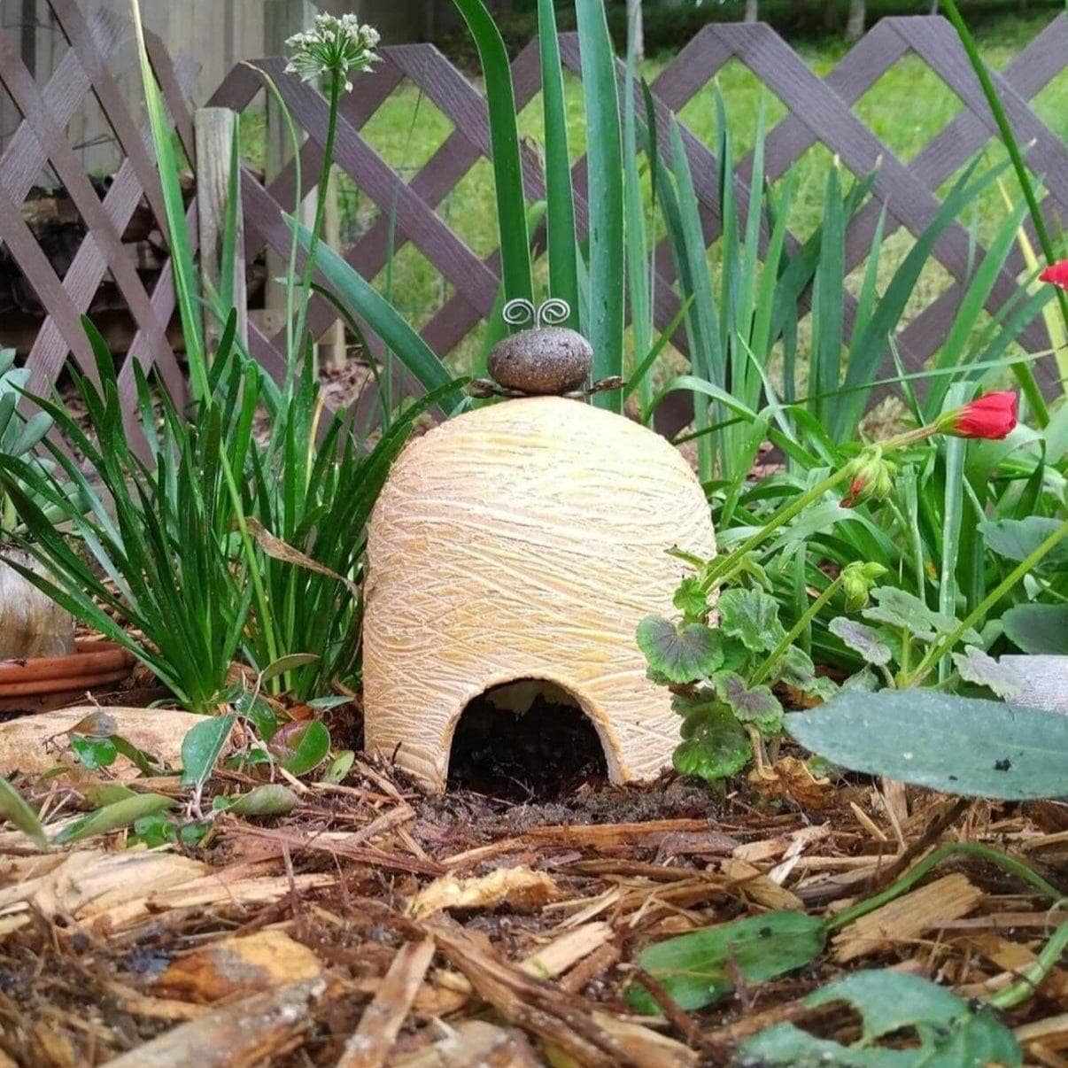 Happy Gardens - Terra Cotta Toad House