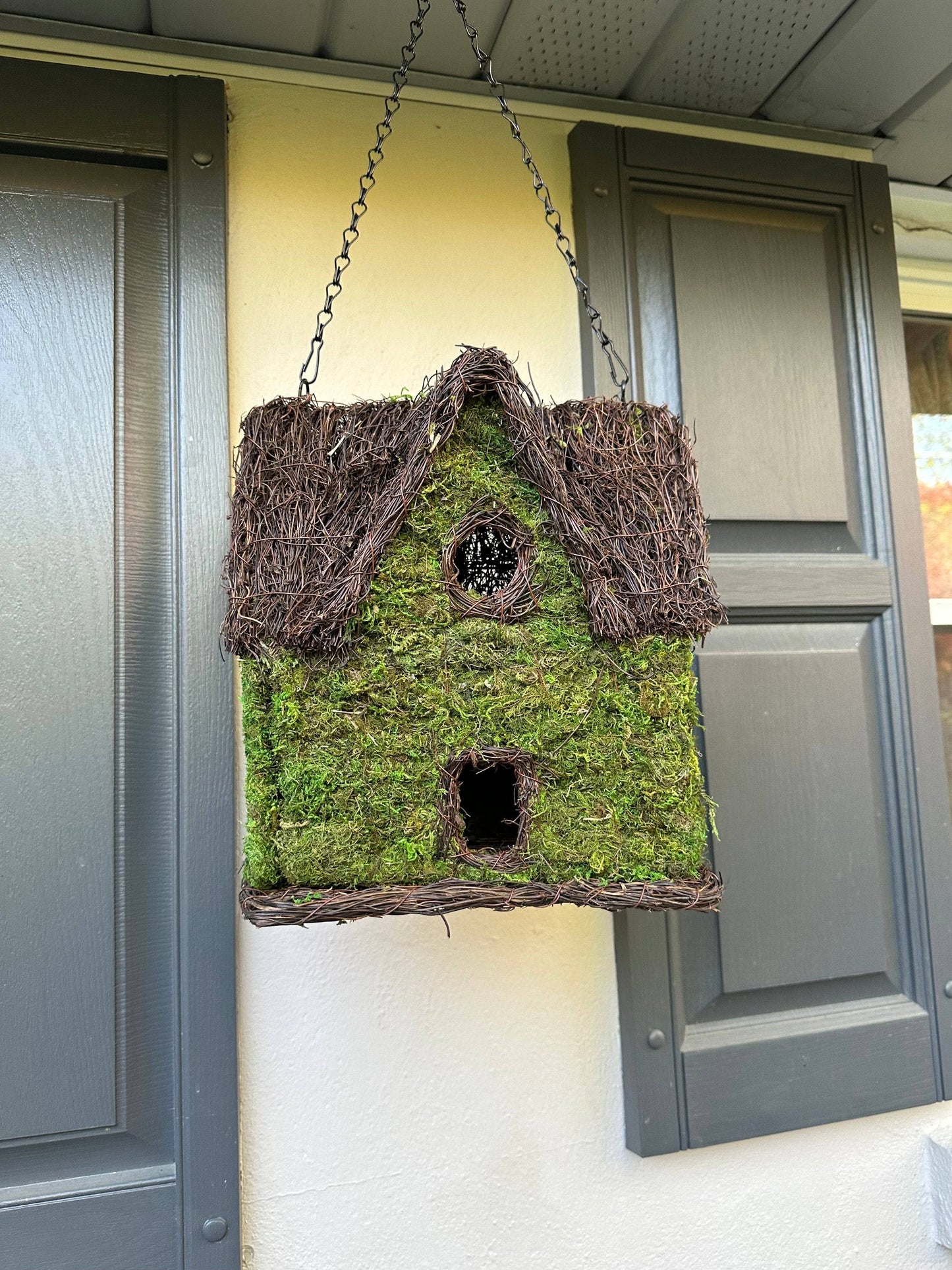 Chateau Moss Birdhouse - Happy Gardens