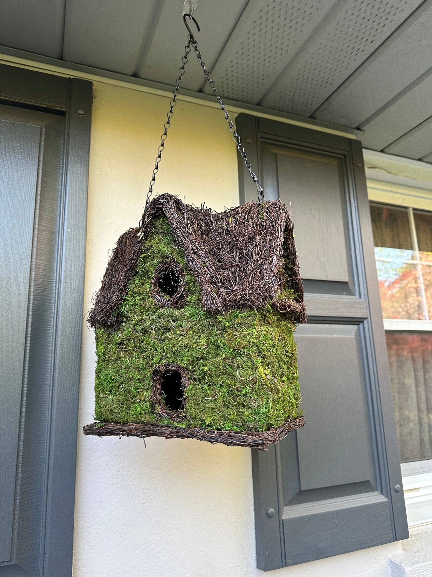 Chateau Moss Birdhouse - Happy Gardens