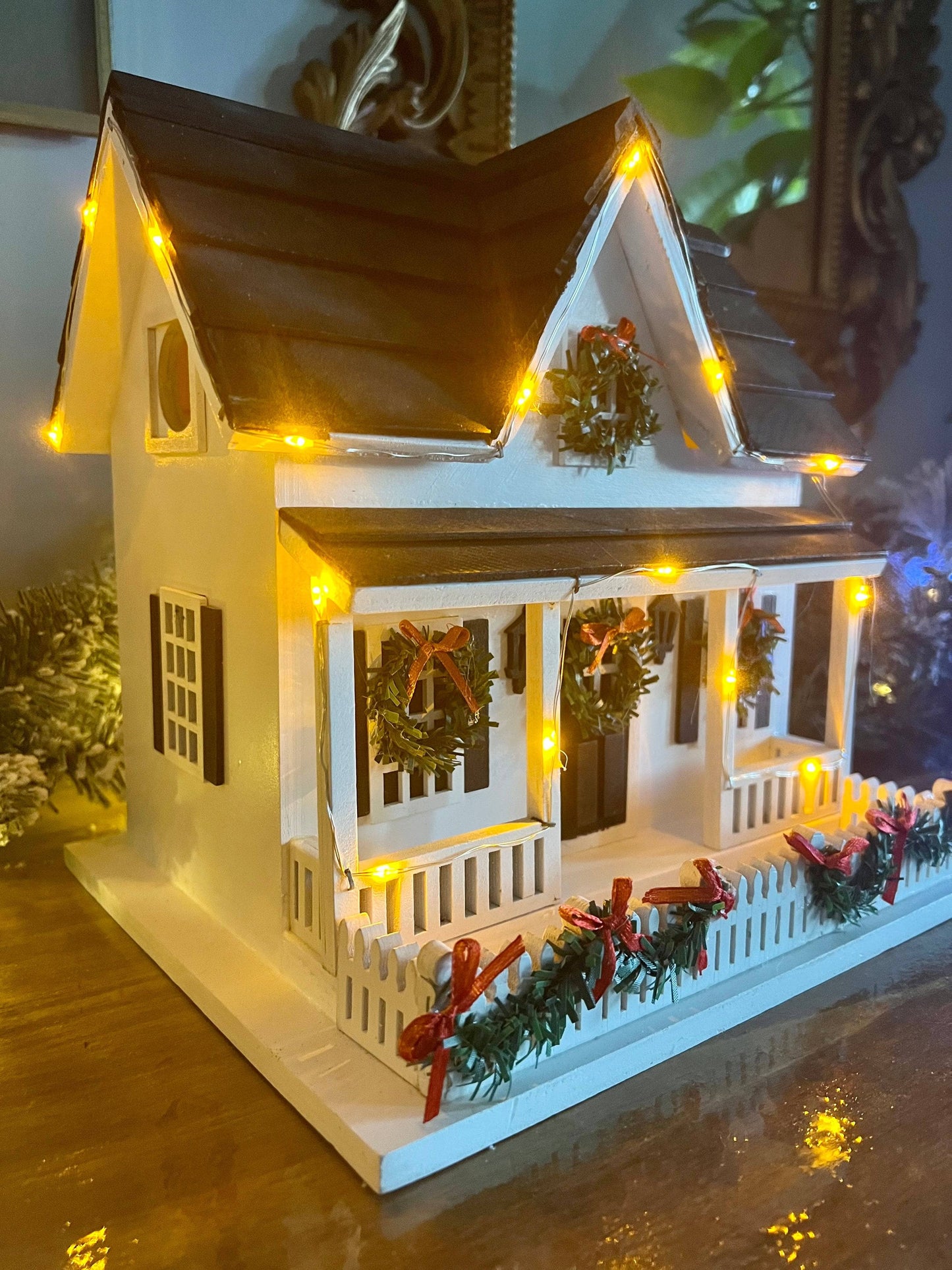 Happy Gardens - Holiday Birdhouse w/Lights