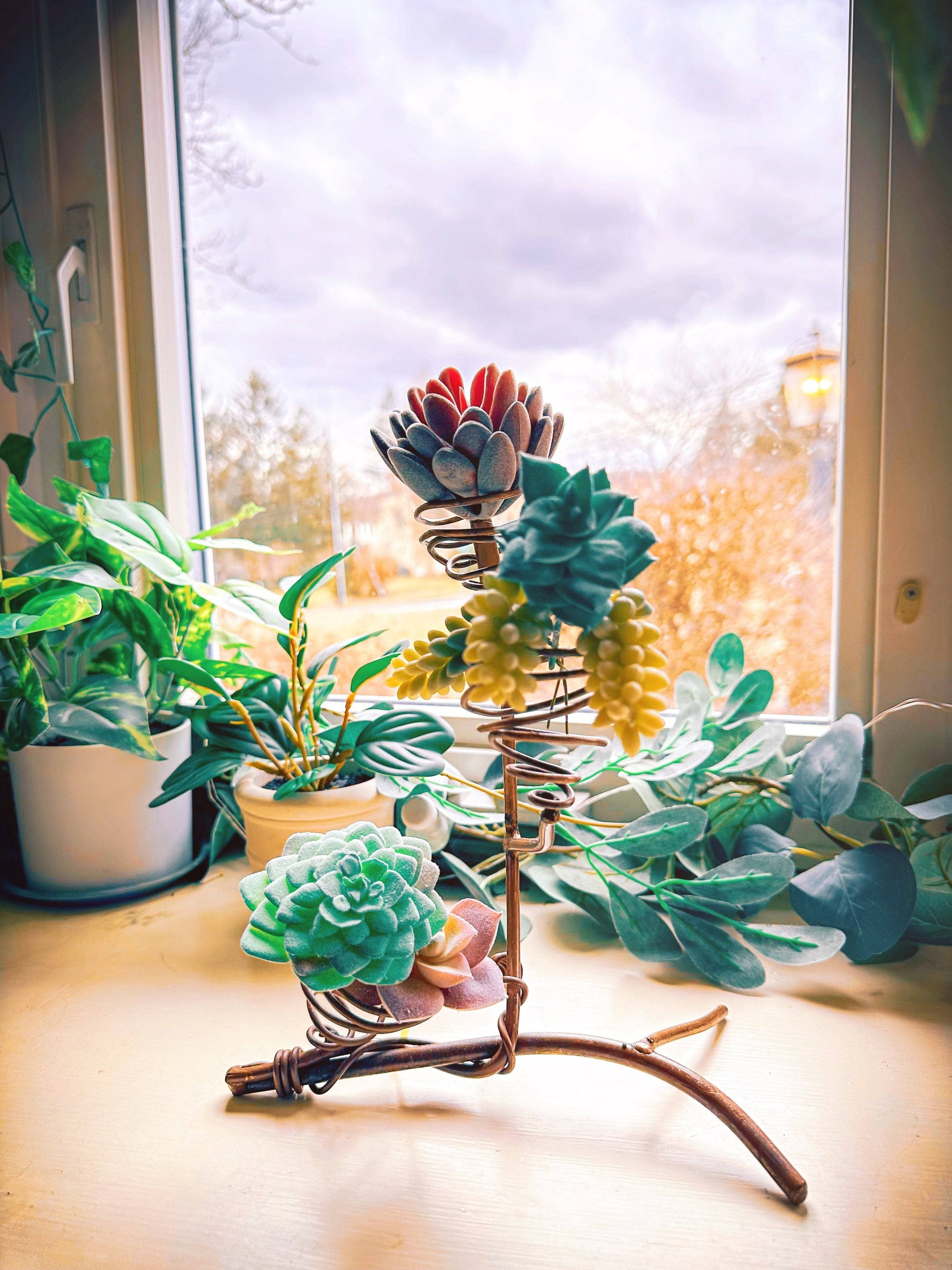 Happy Gardens - Elevated Triple Air Plant Holder