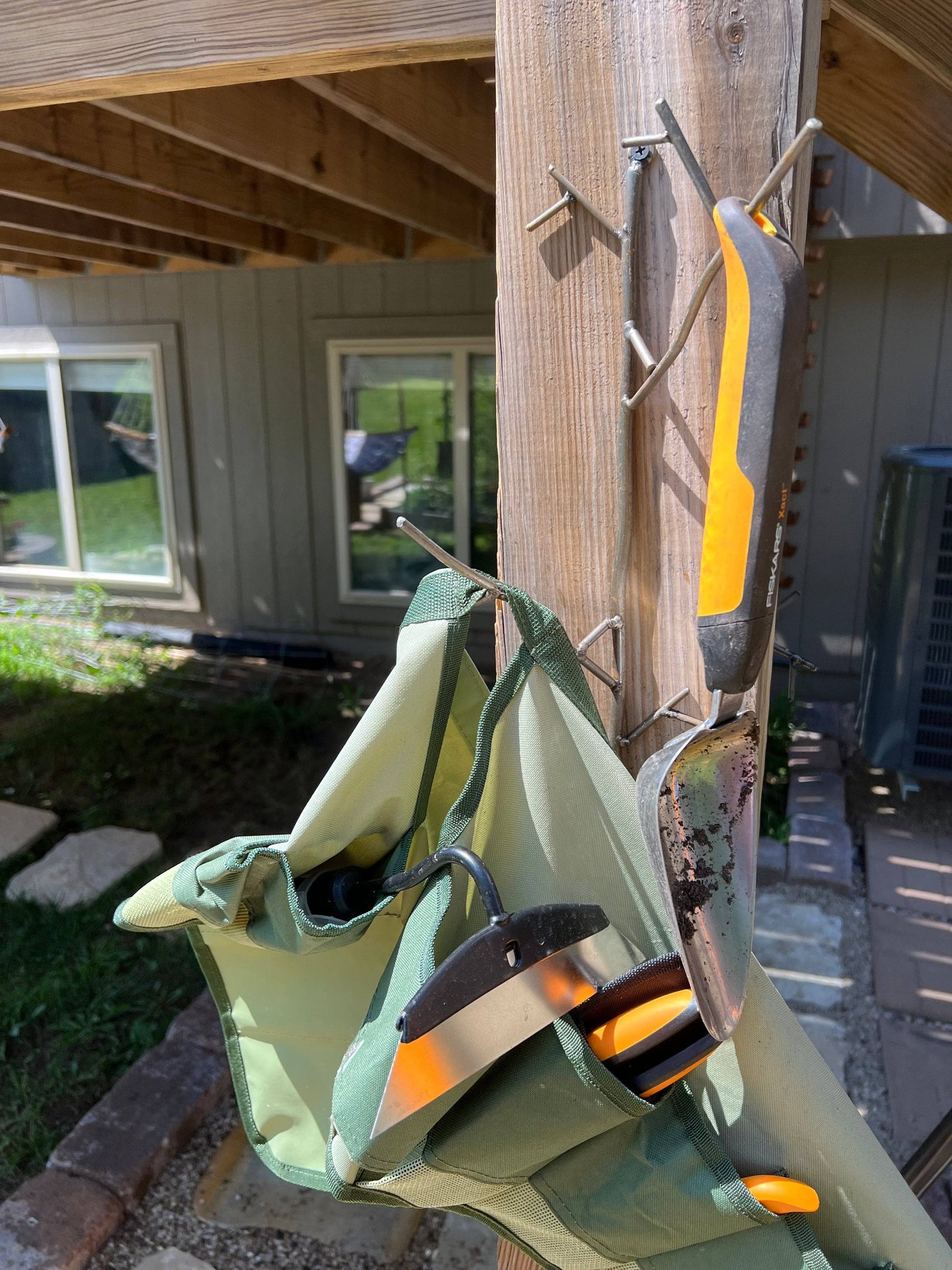 Happy Gardens - Double Twig Wire Hook