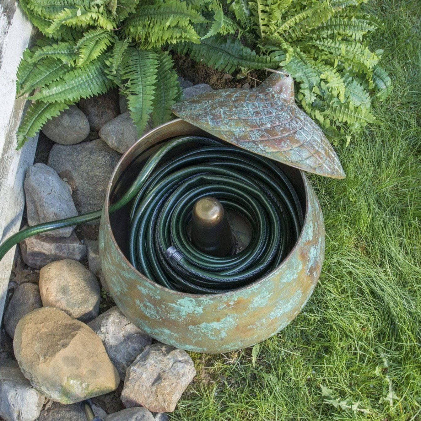 Acorn Garden Hose Pot - Happy Gardens