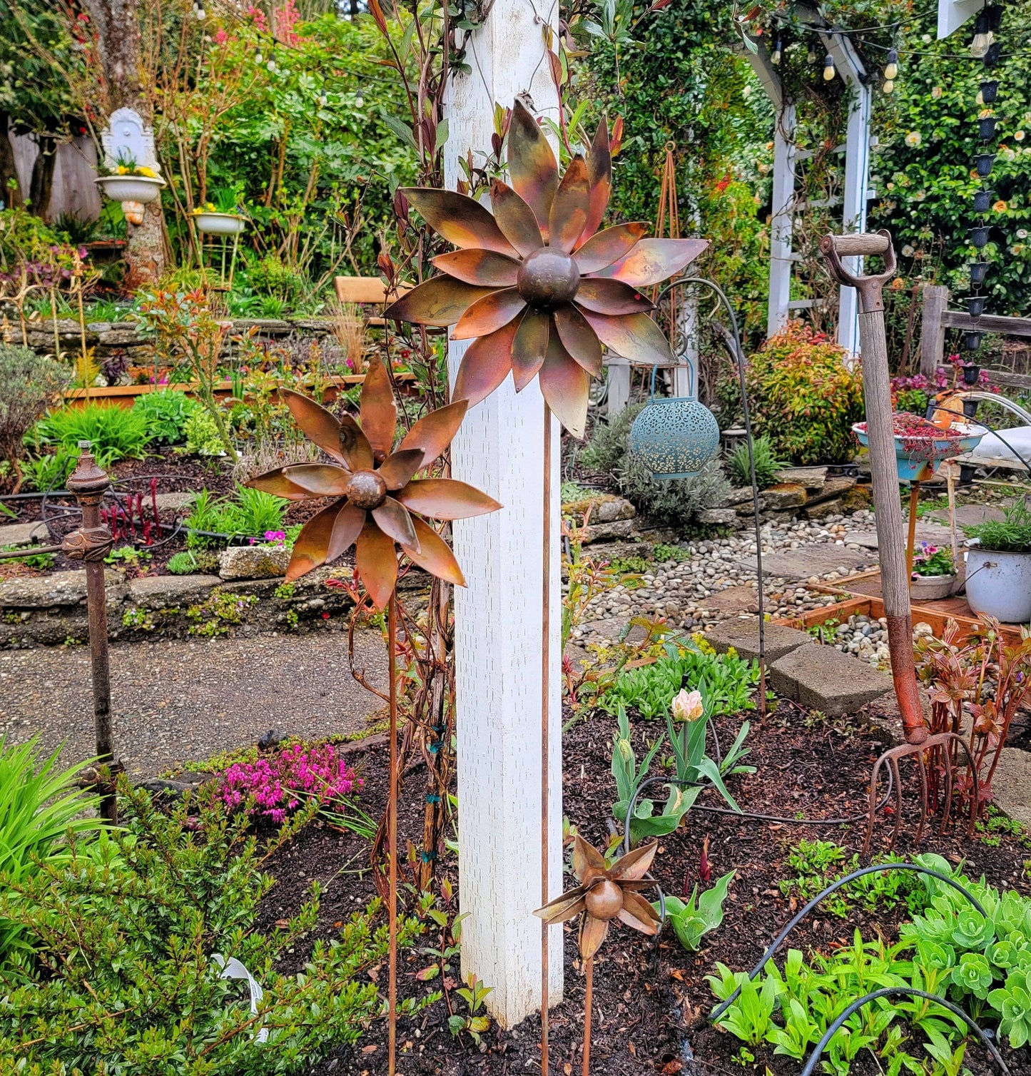 Happy Gardens - Dahlia Flower Wind Spinner 8”