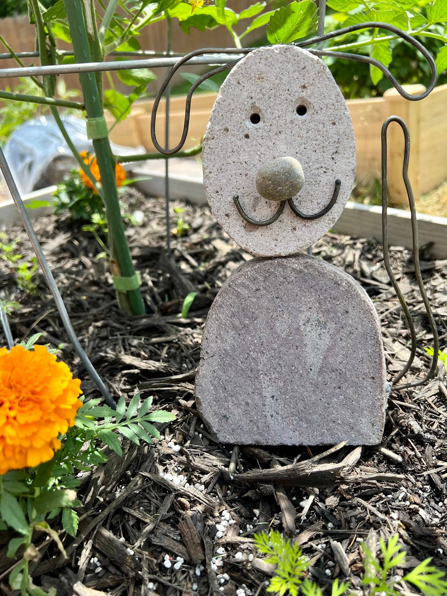 Happy Gardens - Dog River Stone Garden Statue