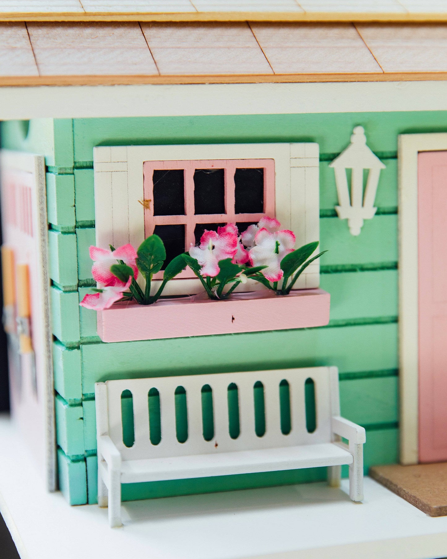 Happy Gardens - She Shed Birdhouse