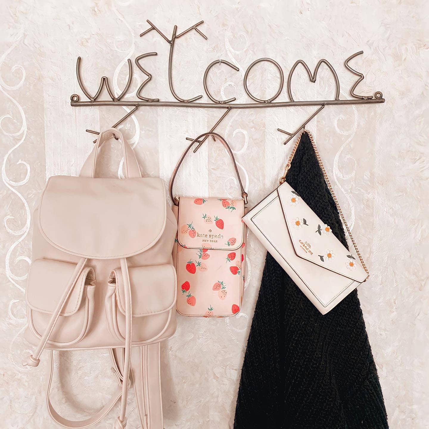 Happy Gardens - Swirly Bird Welcome Sign