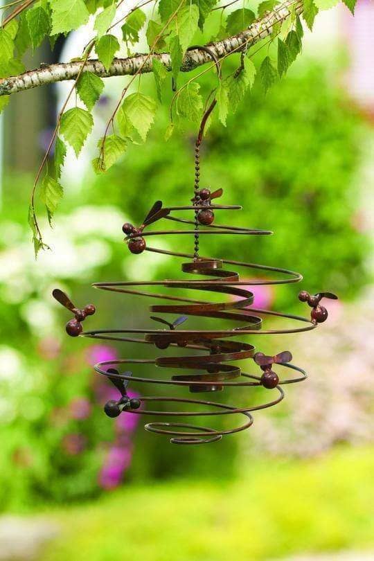 5 Garden Decor Pieces That Scream 