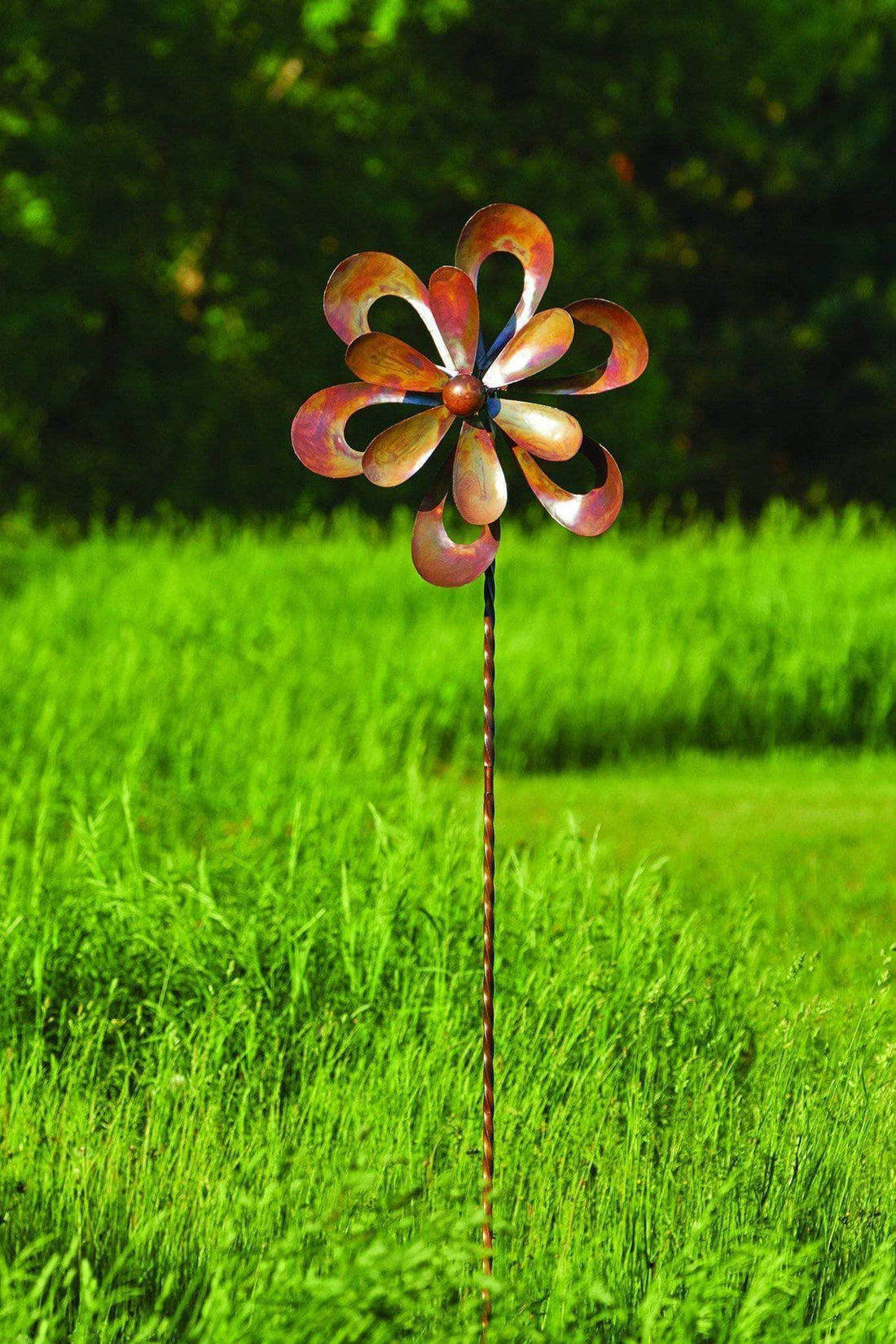 7 Metal Garden Decor Pieces That’ll Beautify Your Garden