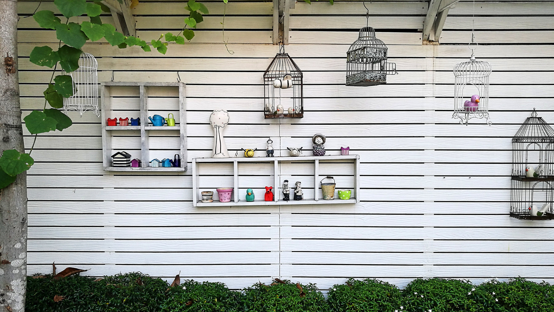 Spruce Up Your Patio With These Wall Decor Ideas