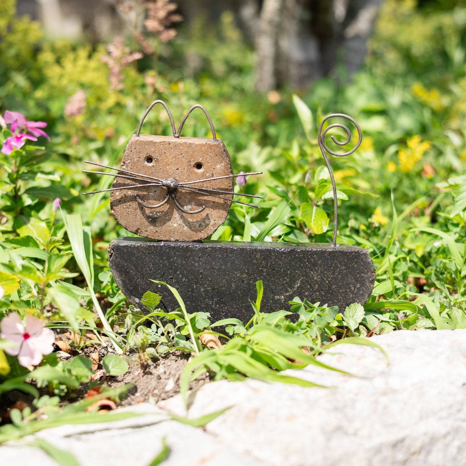 Happy Gardens - Cat River Stone Garden Statue