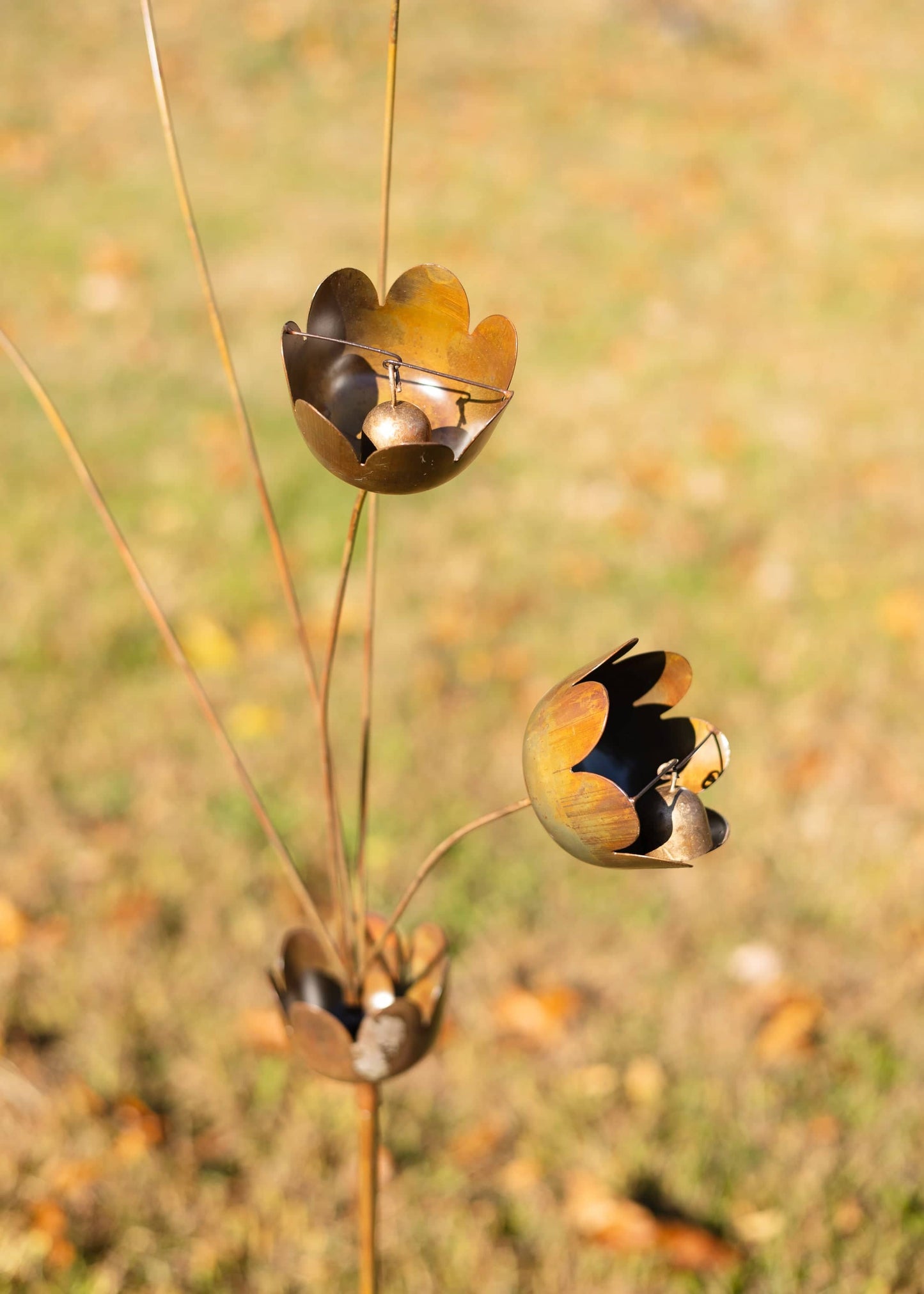Happy Gardens - Lily Cup Chimes Garden Stake