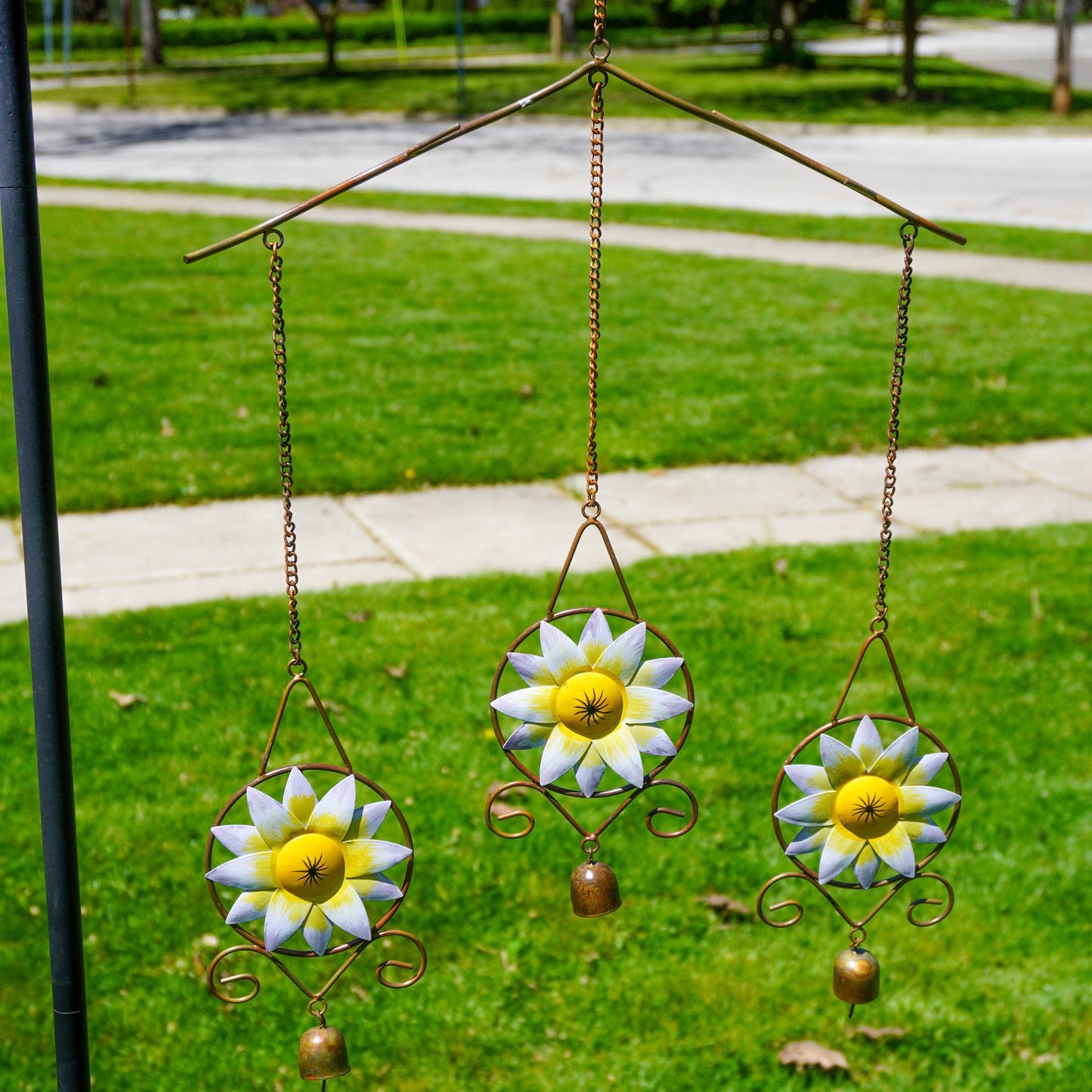 Daisy Hanging Wind Chime - Happy Gardens
