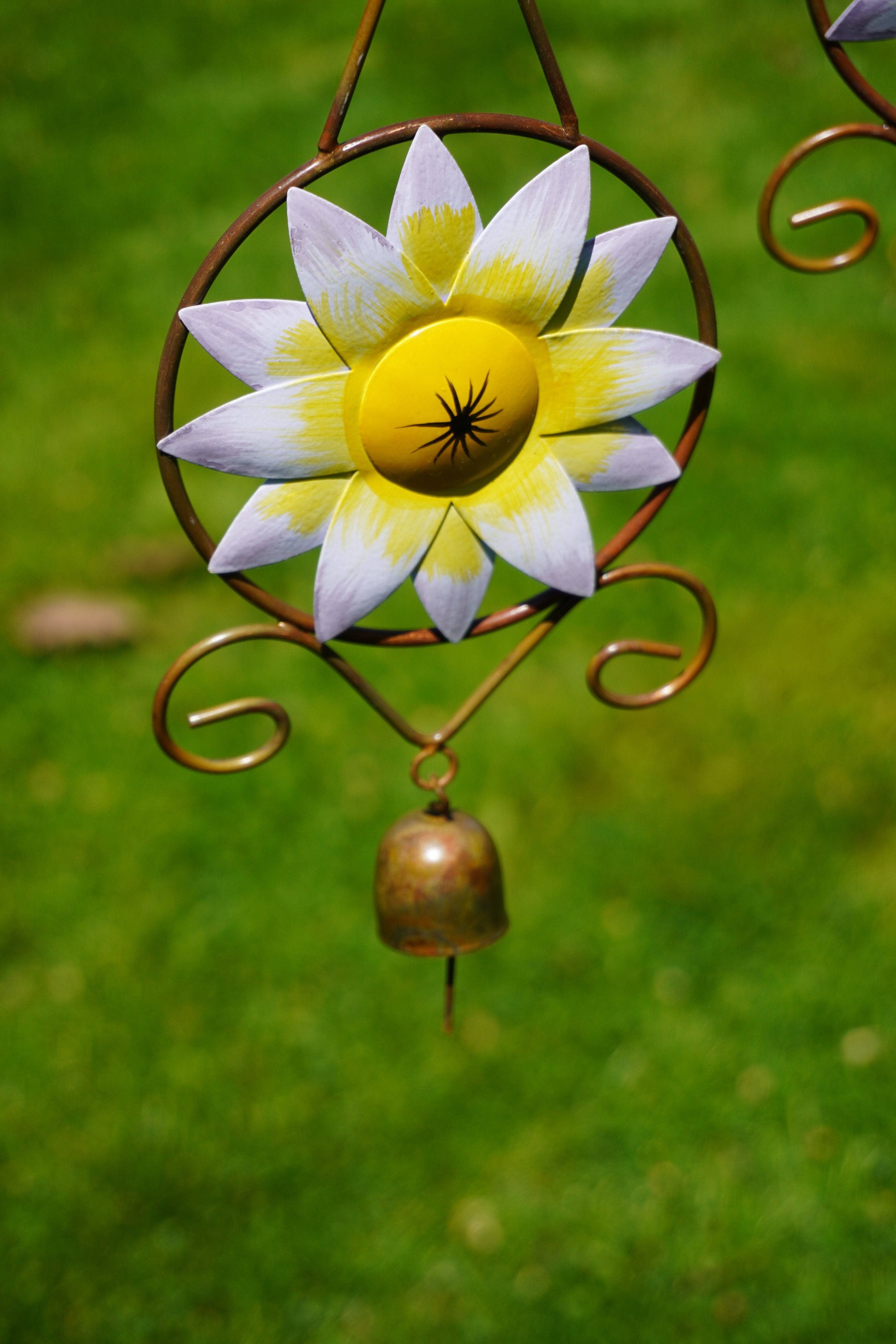 Daisy Hanging Wind Chime - Happy Gardens