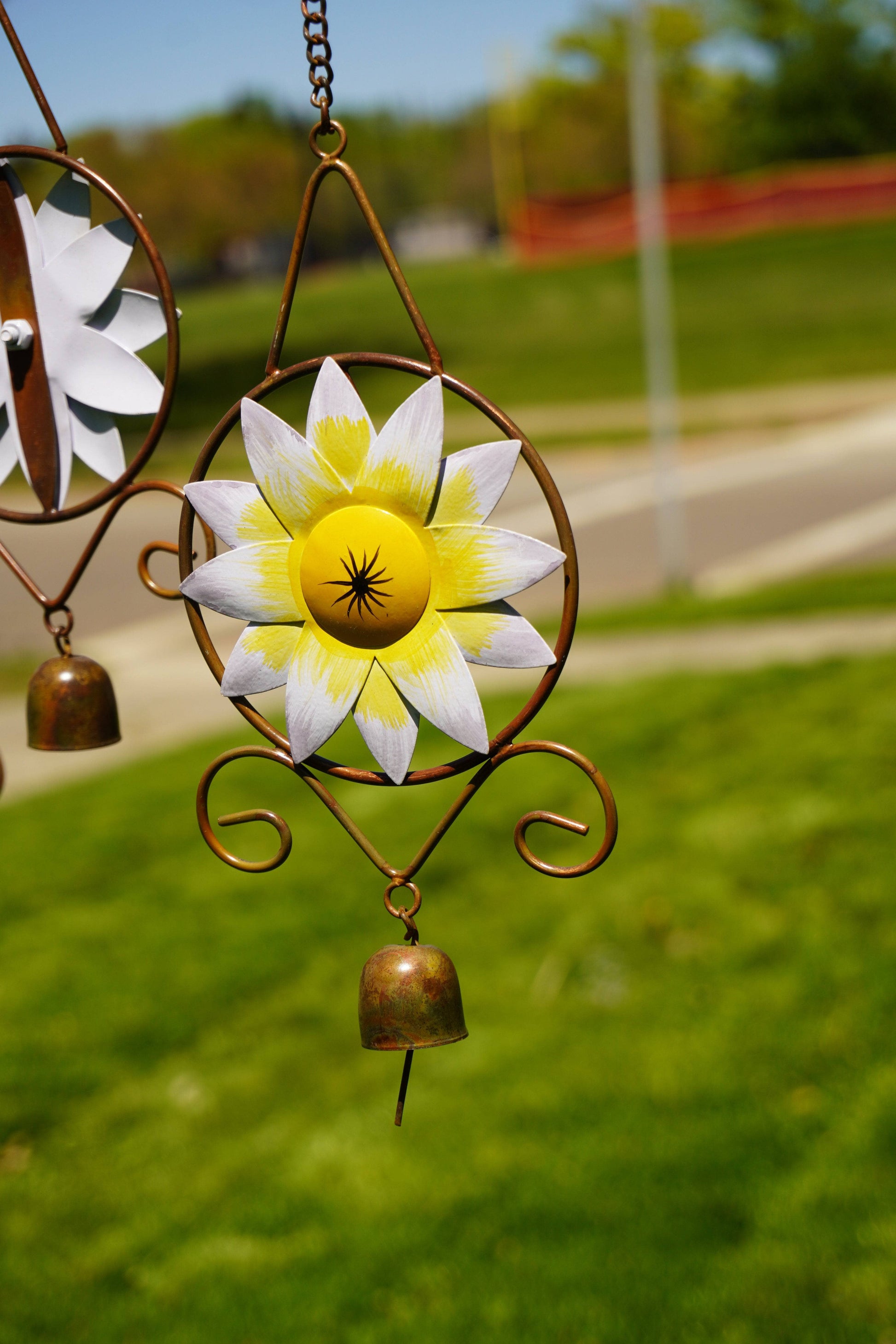 Daisy Hanging Wind Chime - Happy Gardens