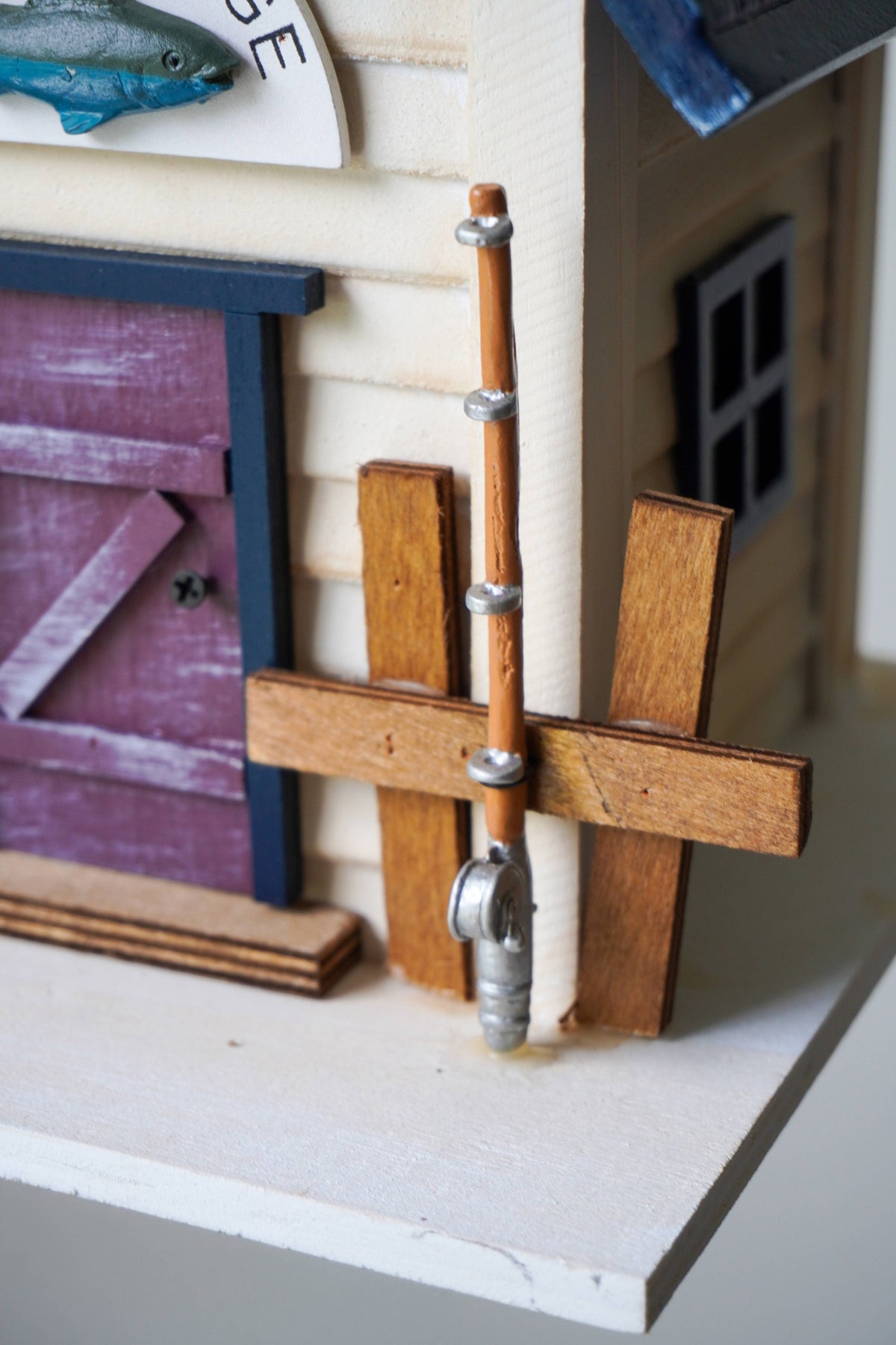 Fishing Lodge Birdhouse - Happy Gardens
