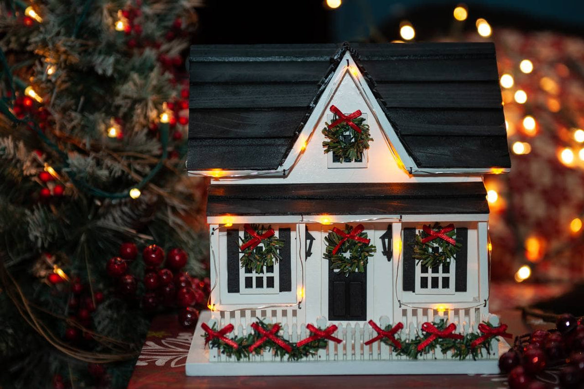 Holiday Birdhouse w/LED Lights