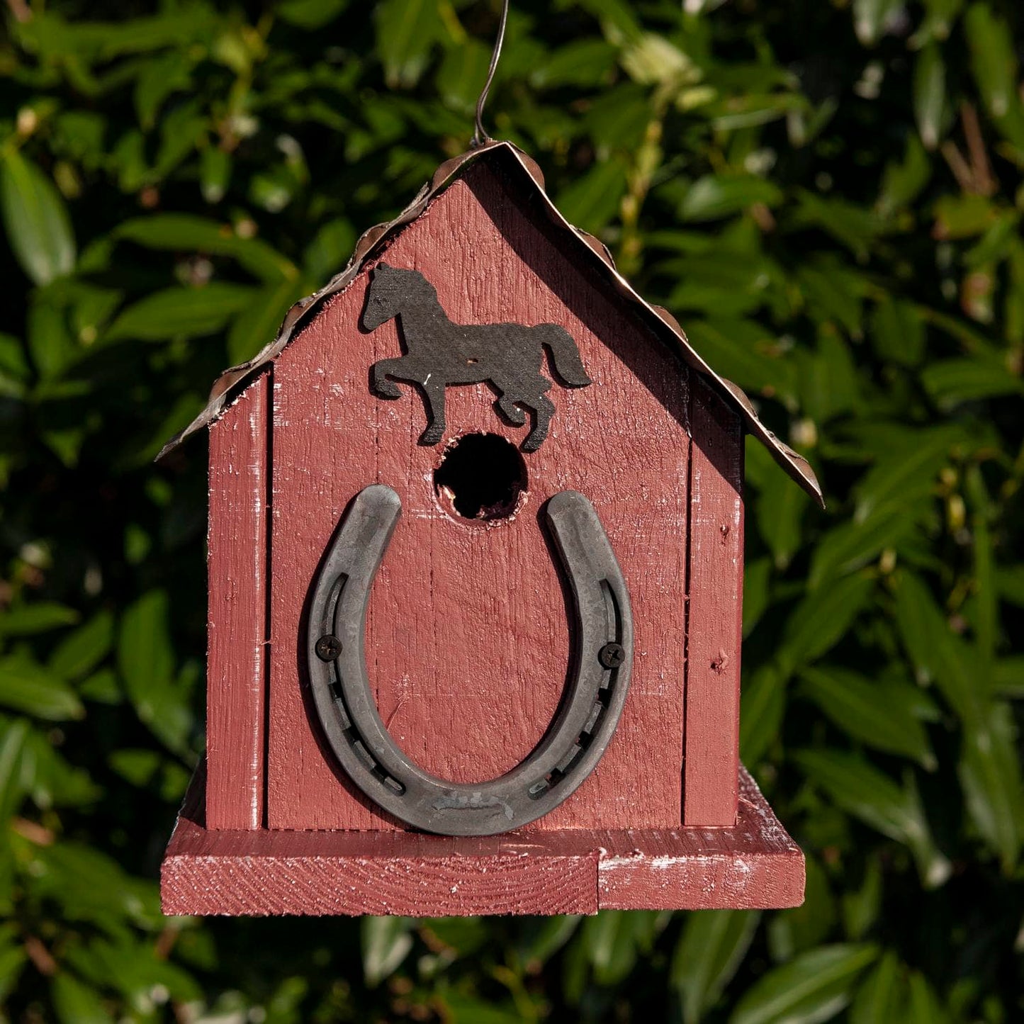 Horseshoe Birdhouse - Red