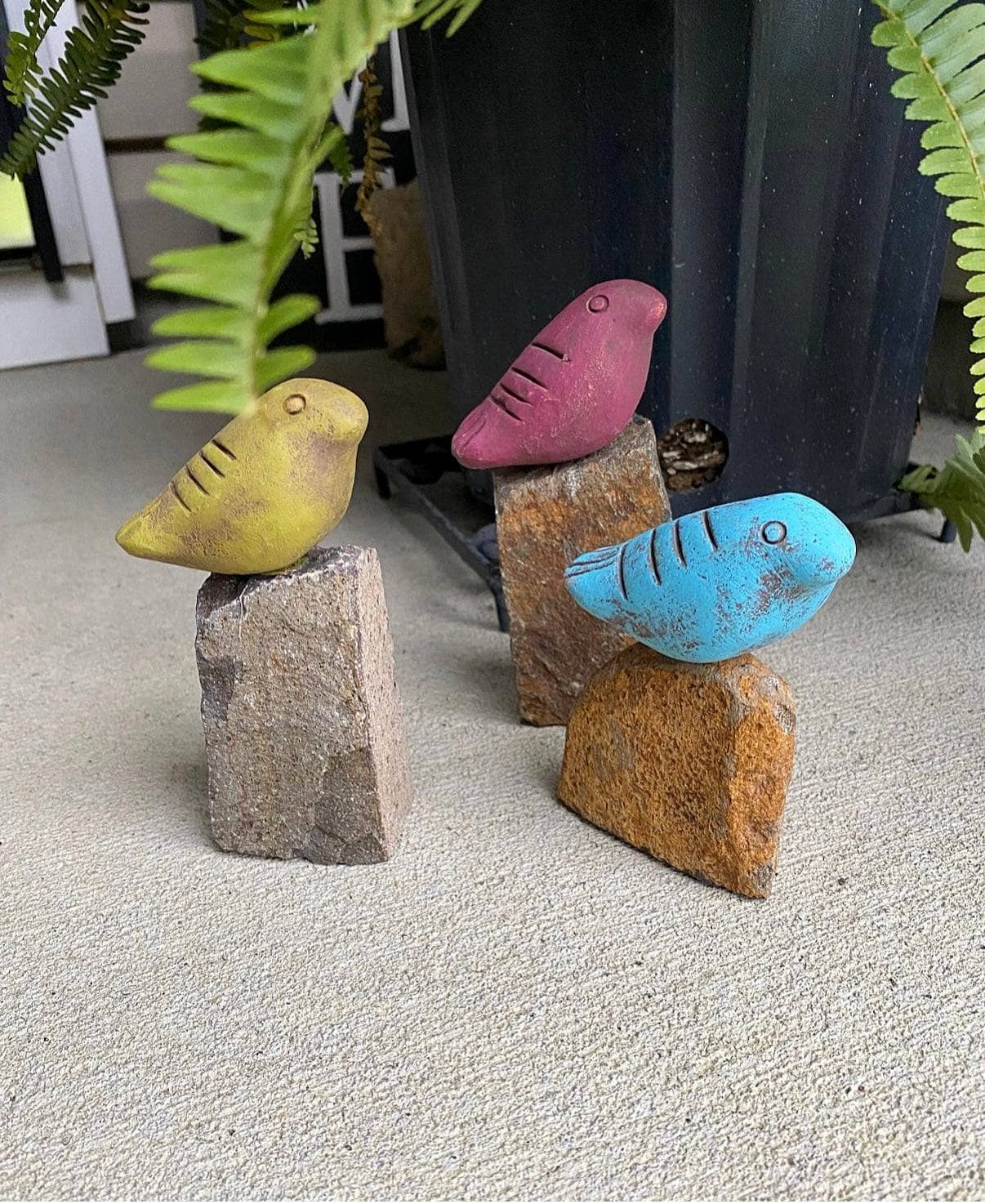 Happy Gardens - Mini Birds on Rocks Stone Statues