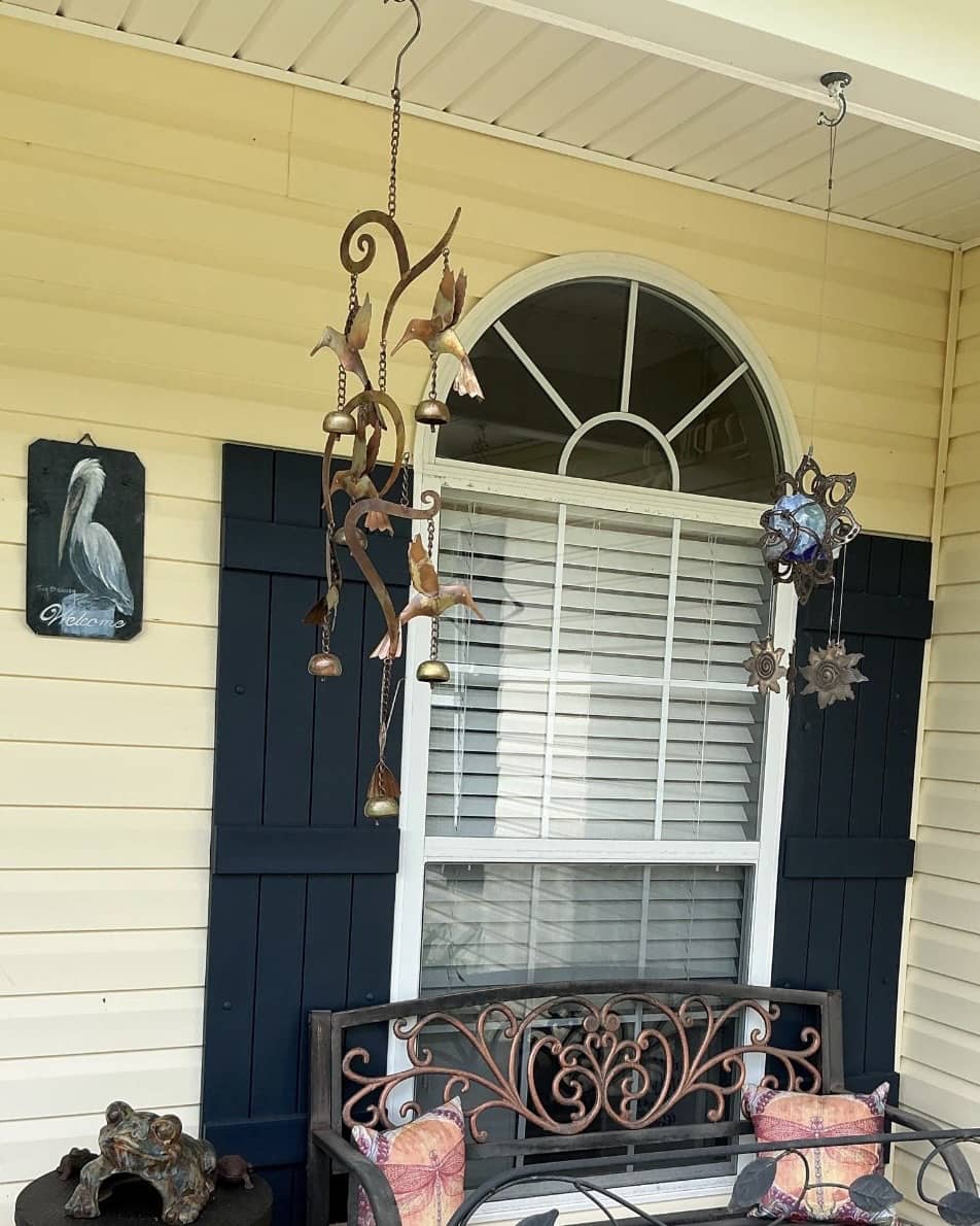 Happy Gardens - Scrollwork Hummingbird Wind Chime