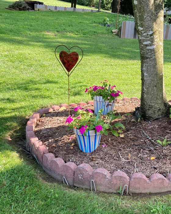 Red Heart Disc Garden Stake