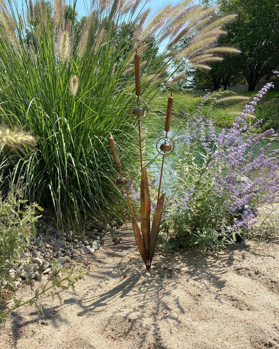 Happy Gardens - Triple Cattail Garden Stake