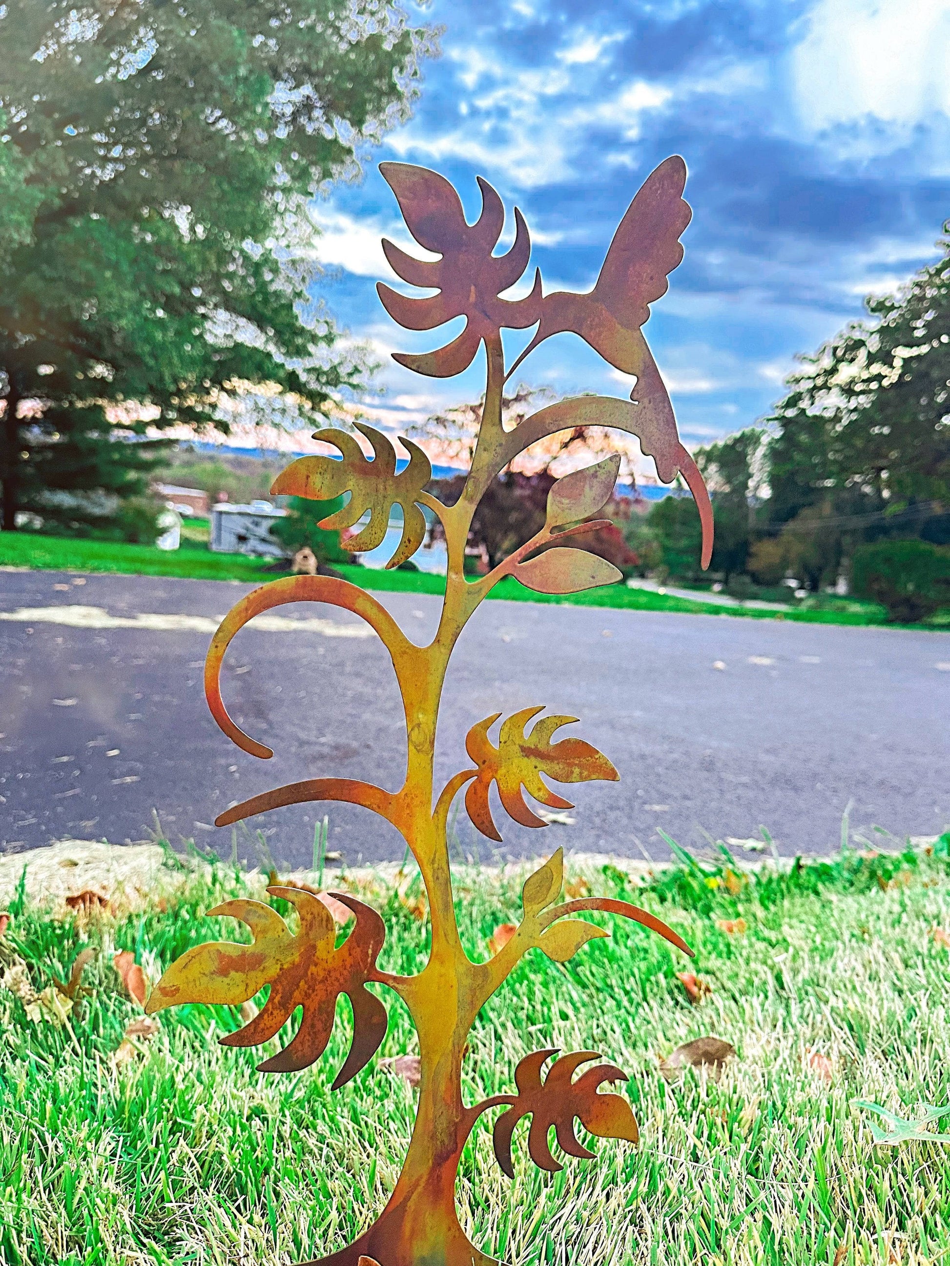 Happy Gardens - Hummingbird on Plant Garden Stake