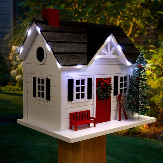 Happy Gardens - Holiday Ski House with LED Lights