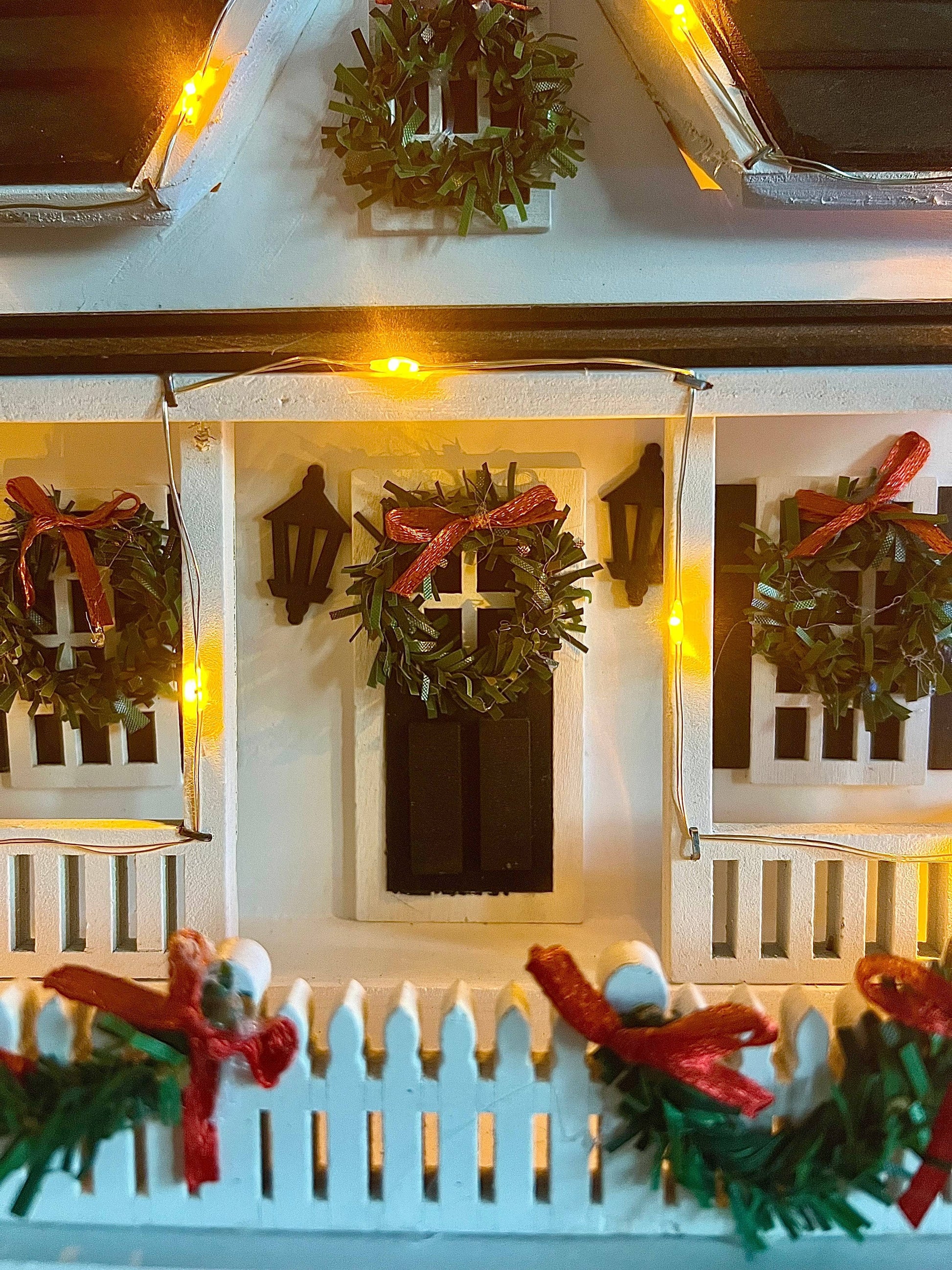 Happy Gardens - Holiday Birdhouse w/Lights 