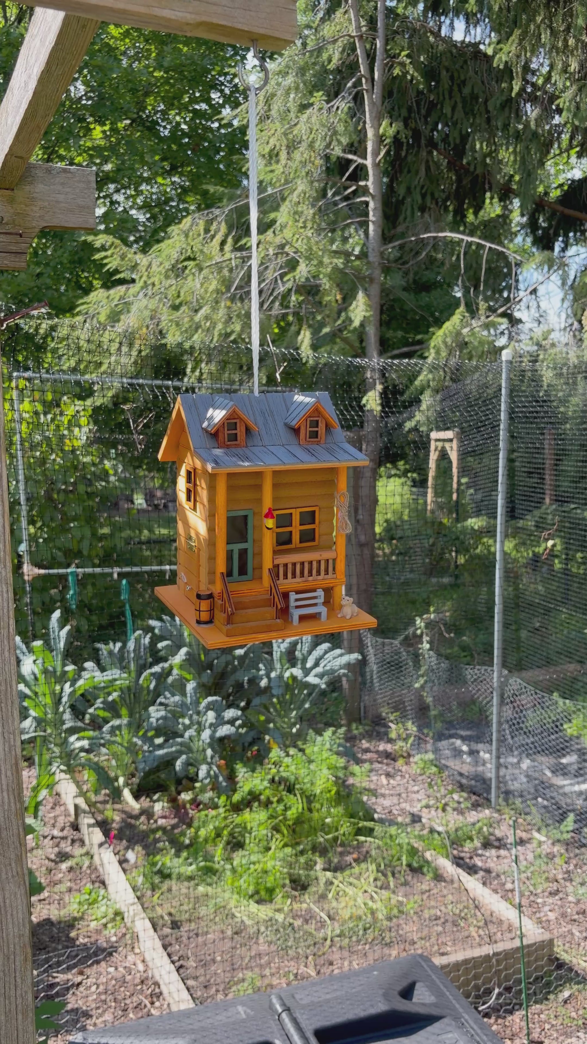 Log Cabin Bird House - Happy Gardens