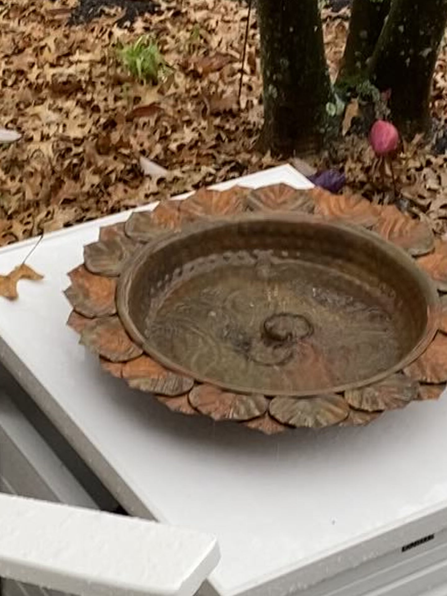 Happy Gardens - Leaf Rain Chain Receptacle