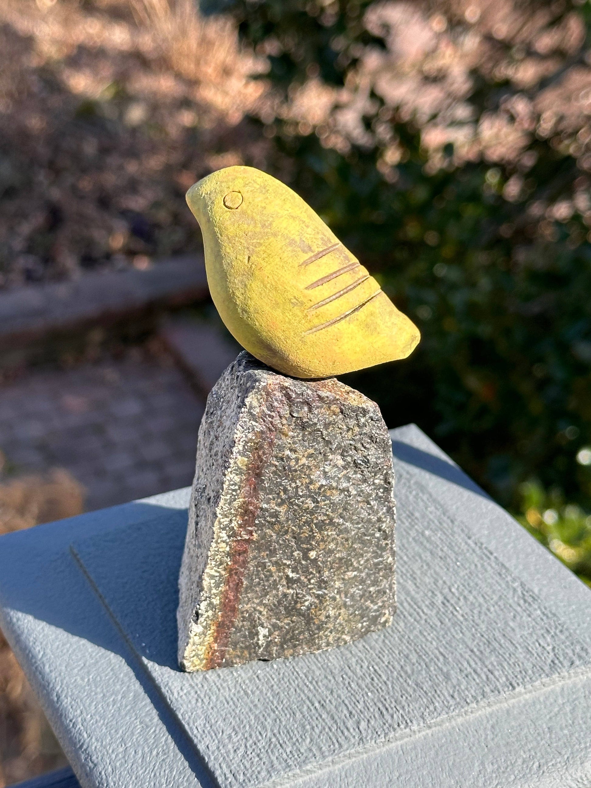 Happy Gardens - Mini Birds on Rocks Stone Statues