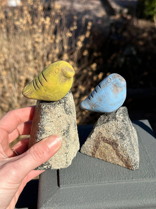 Happy Gardens - Mini Birds on Rocks Stone Statues
