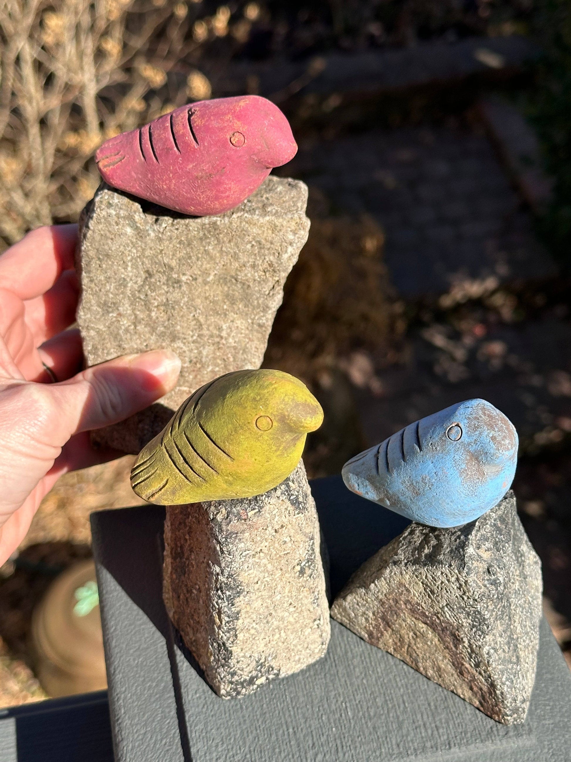 Happy Gardens - Mini Birds on Rocks Stone Statues