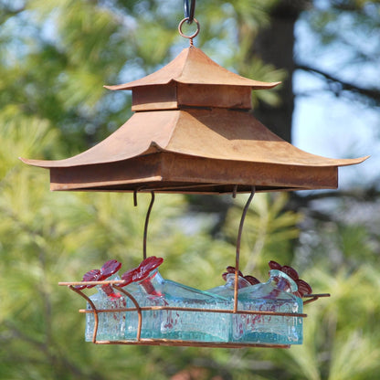 Basketweave Shelter Hummingbird Feeder