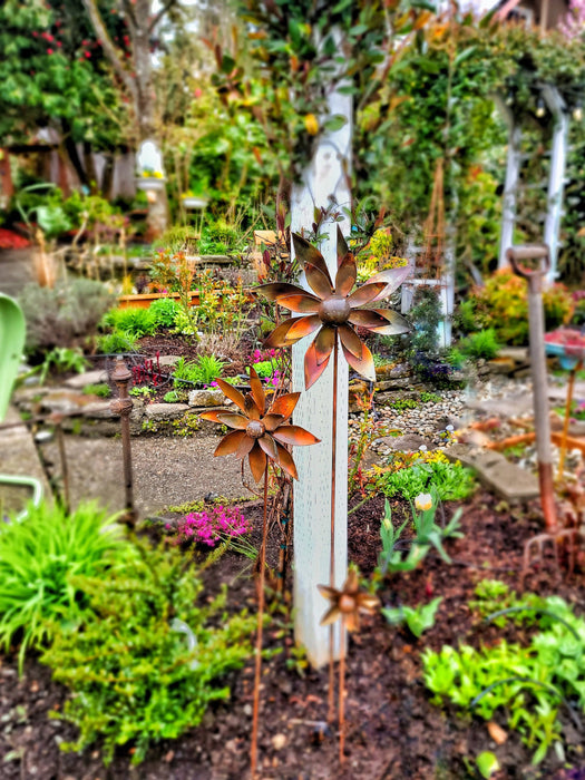 Happy Gardens - Dahlia Flower Wind Spinner 4”