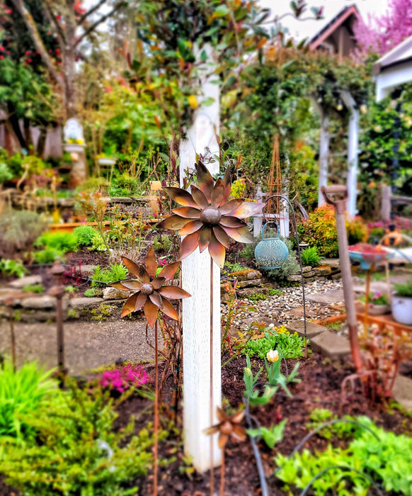 Happy Gardens - Dahlia Flower Wind Spinner 8”
