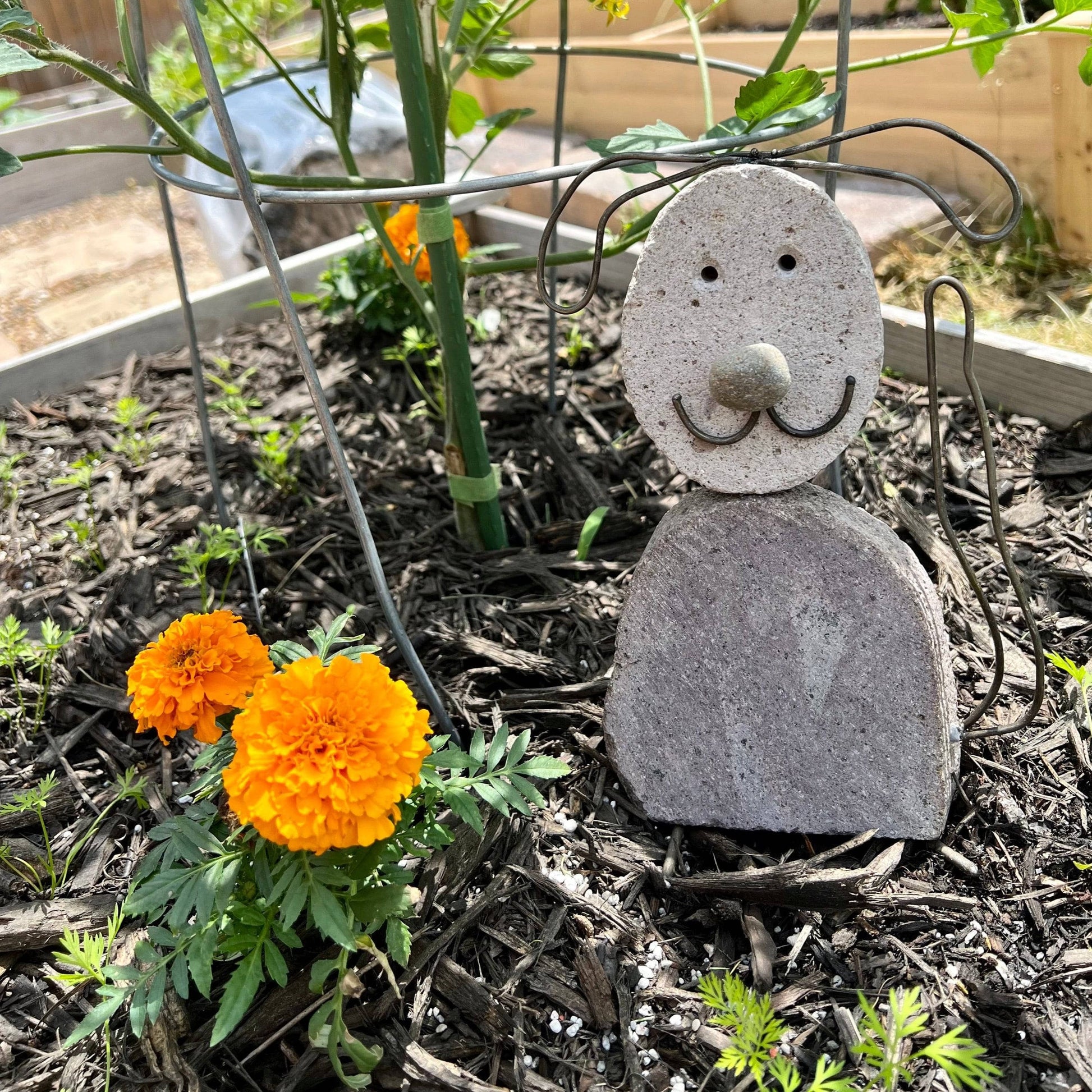 Happy Gardens - Dog River Stone Garden Statue