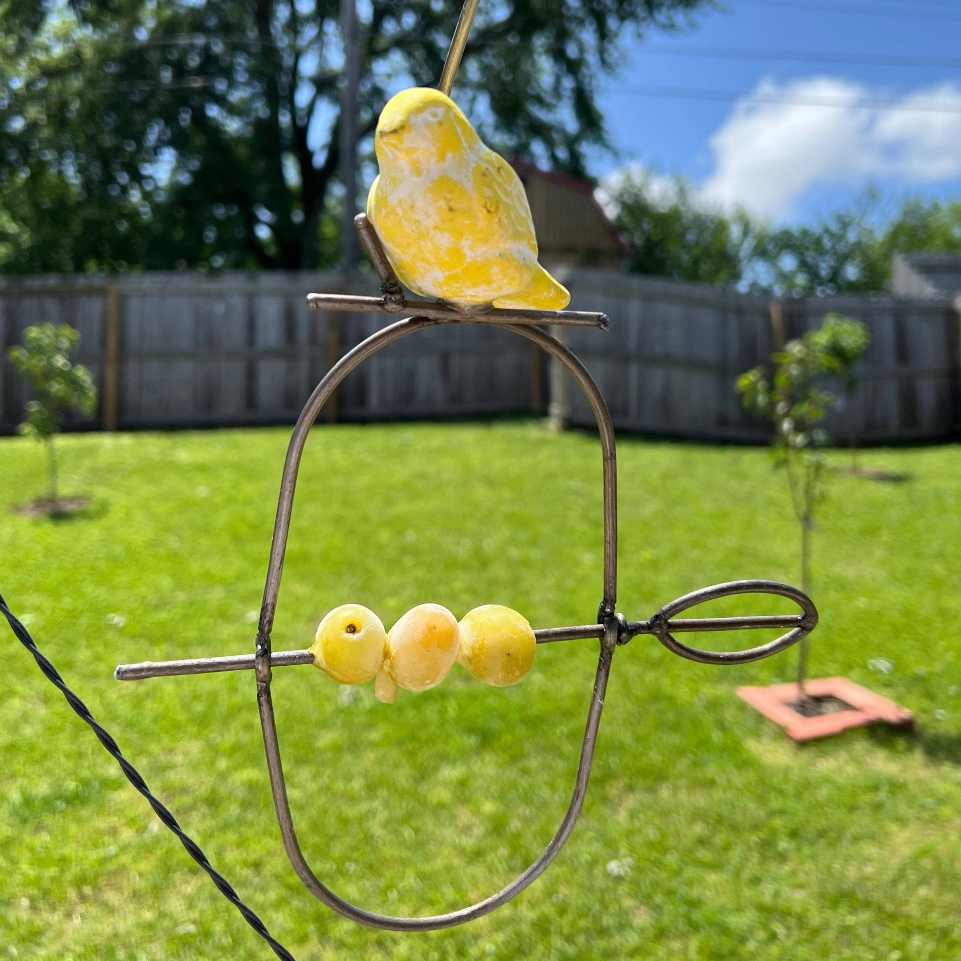 Happy Gardens - Hanging Bird Fruit Spear