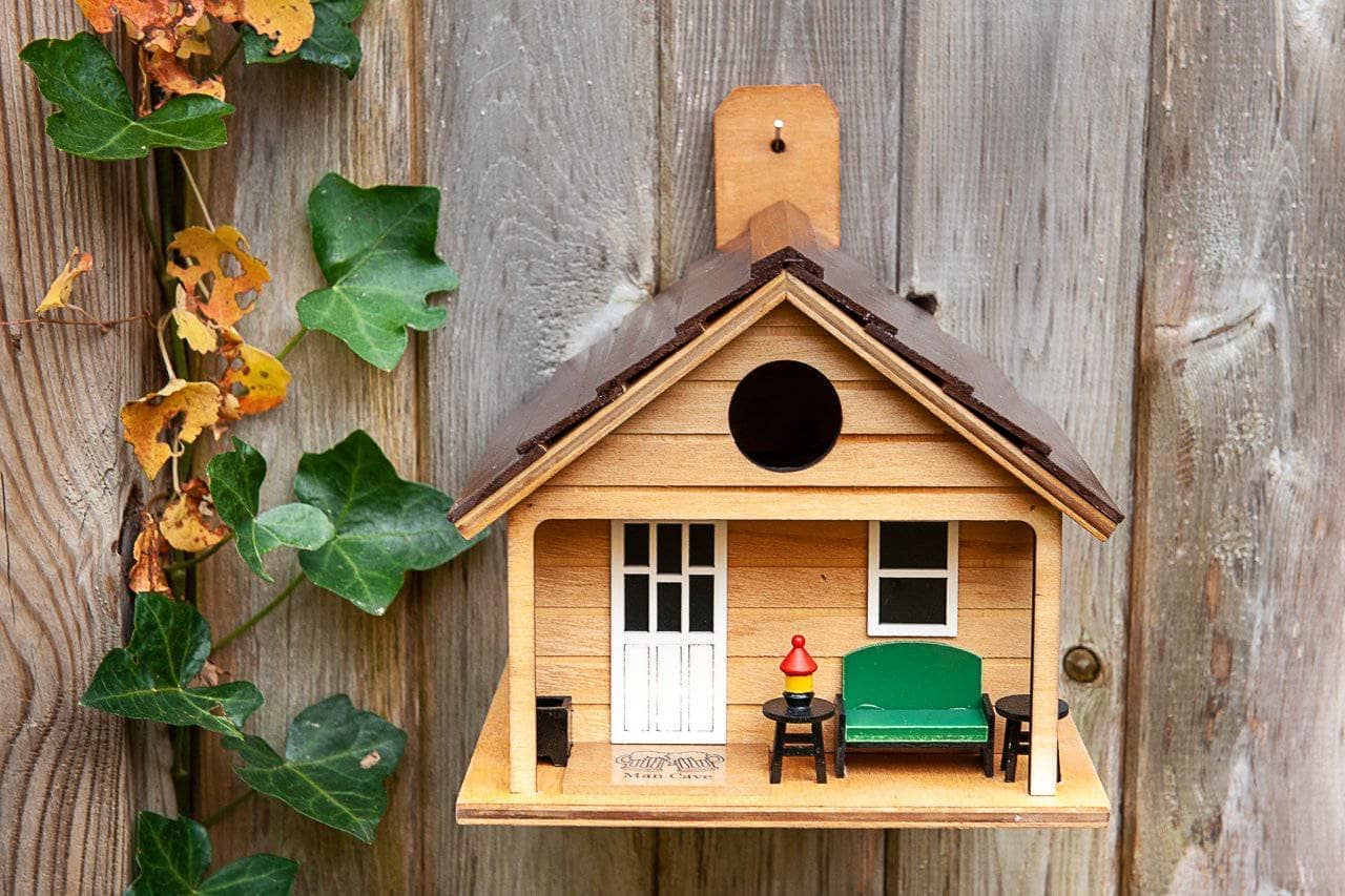 Happy Gardens - Man Cave Birdhouse