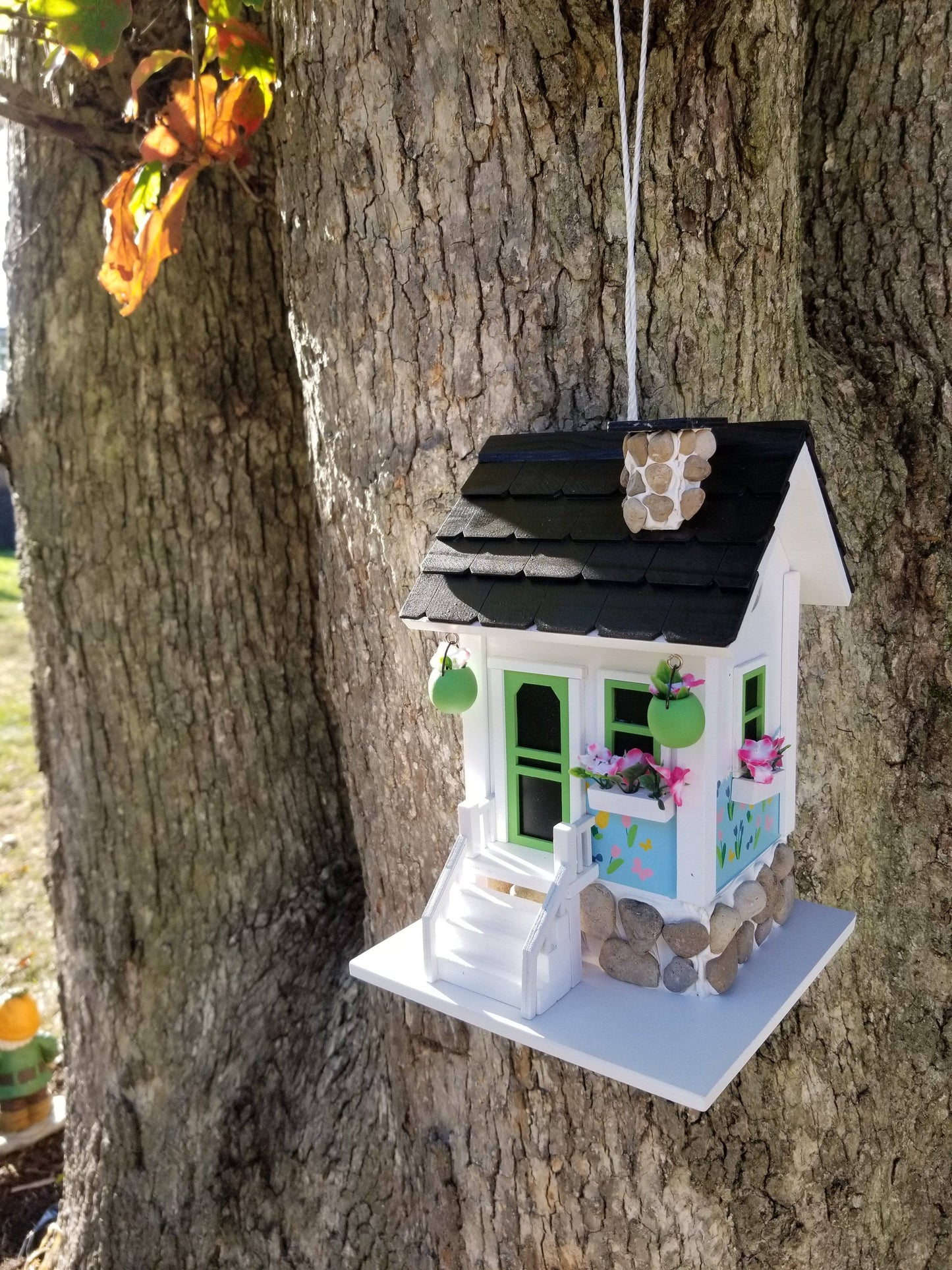 Primrose Cottage Birdhouse - Happy Gardens
