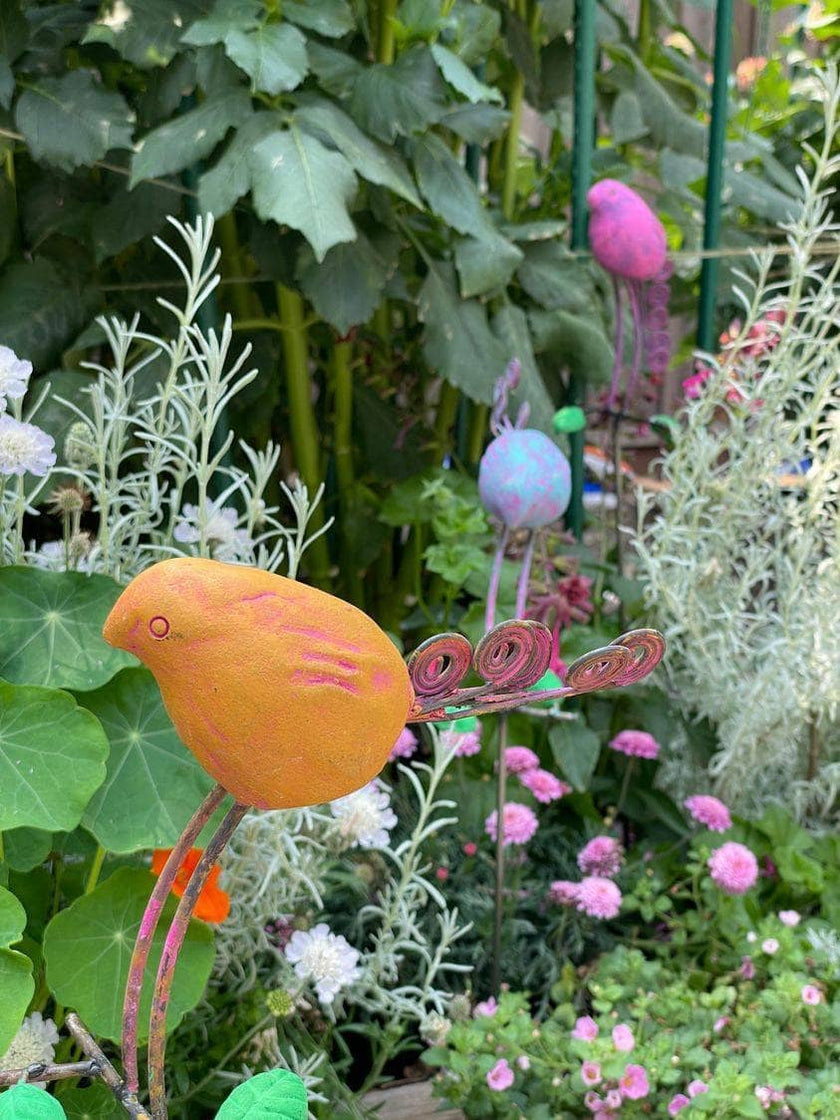 Garden Stakes Standing Birds